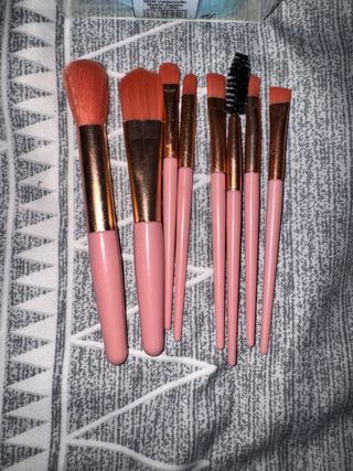 Pack 8 Brochas Maquillaje + Limpiador