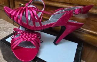 Zapatos de tacón rosa para mujer