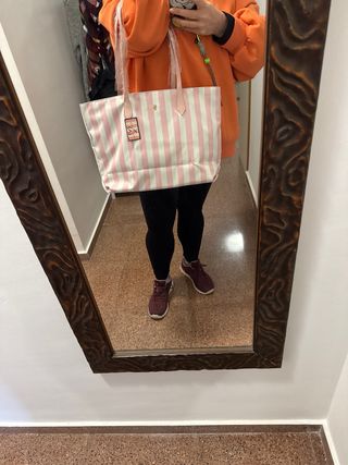 Bolso de rayas rosa y blanco