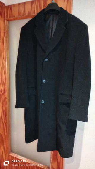 Abrigo de paño negro de buena calidad de Cortefiel