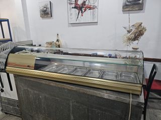 Vitrina expositora tapas refrigerada