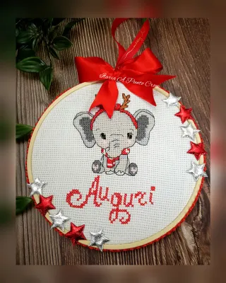 Telaio con elefantino natalizio e scritta Auguri