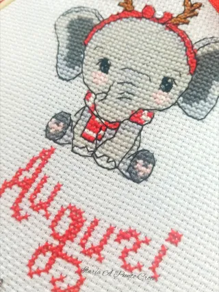 Telaio con elefantino natalizio e scritta Auguri