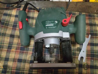 Fresadora Bosch POF 1200 AE