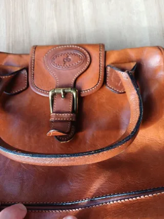 Bolso de cuero marrón