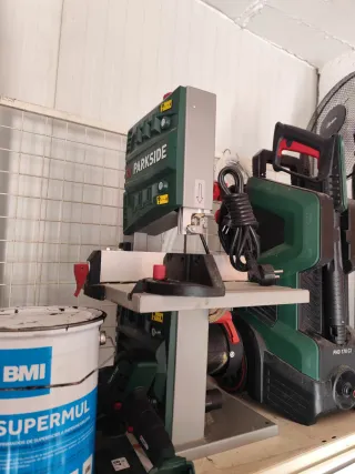 Sierra de banda Parkside solo utilizada un par de