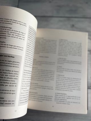 La mujer sagrada: Una guía de Queen Afua para s...