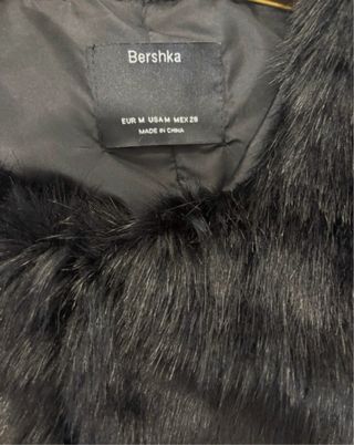 Abrigo pelo Bershka negro