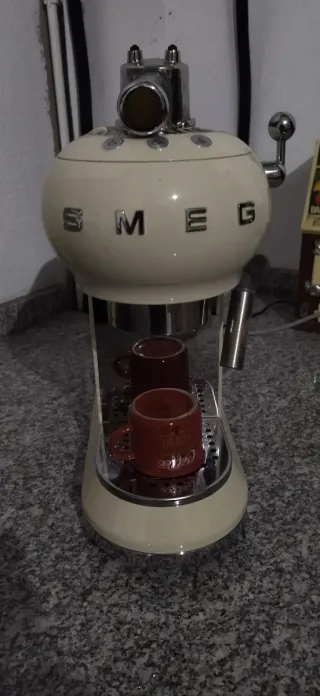 Cafetera SMEG Crema