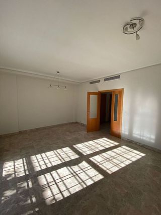 Casa adosada en alquiler en Montequinto en Dos Hermanas