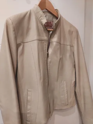 Cazadora de piel, peletería IBIPIEL, cuello mao