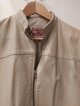 Cazadora de piel, peletería IBIPIEL, cuello mao