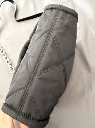 Bolso Bimba y Lola negro acolchado