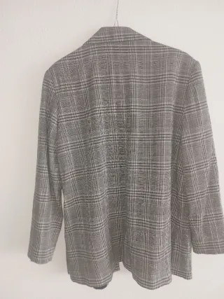 Blazer de mujer a cuadros gris y negro