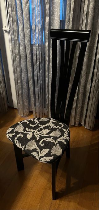 Sillas de comedor negras con estampado