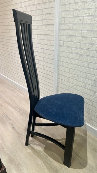 Sillas de comedor negras con estampado