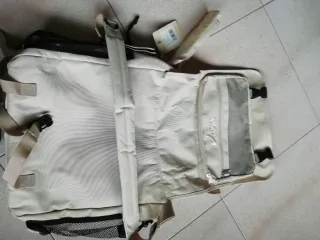 Borsa a tracolla Asics beige e nera mai usata