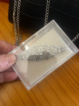 Mantilla y complementos negros