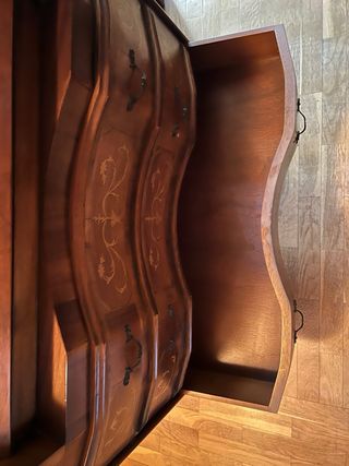 Secretaire de madera con marquetería