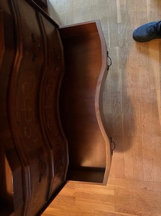 Secretaire de madera con marquetería