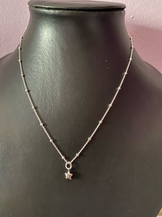 Collar de estrella plateada