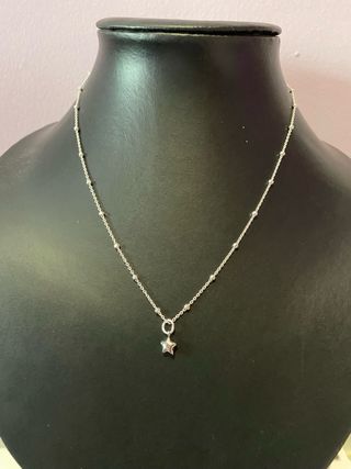 Collar de estrella plateada