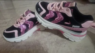 Zapatillas Puma Negras y Rosas Brillantes