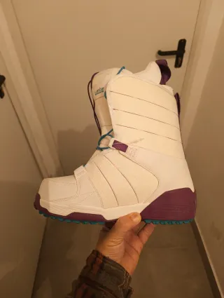 Tabla Snow Atomic y Botas Snow