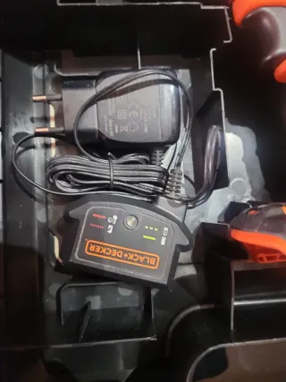 Taladro Black+Decker 18V con cargador