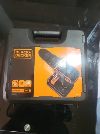 Taladro Black+Decker 18V con cargador