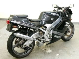 Suzuki RGV250 VJ21 9.200Km 7.699€