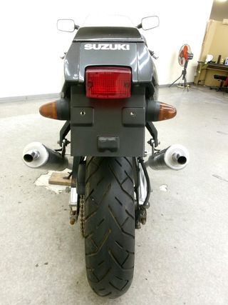 Suzuki RGV250 VJ21 9.200Km 7.699€
