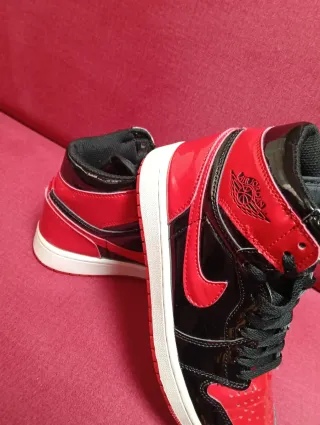 Zapatillas Jordan 1 Retro High "Bred Patent"