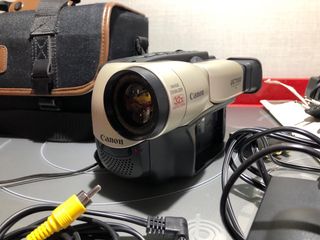 Videocámara Canon UC7000 + Accesorios