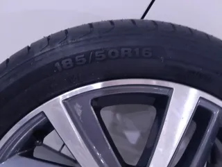 Llanta Seat Aluminio y Neumático  Nuevo.