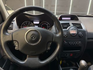 RENAULT MEGANE 1.6 DYNAMIQUE