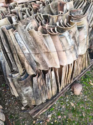 Tejas antiguas de barro