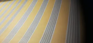 Toldos beige y amarillo