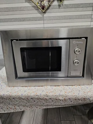 Microondas Balay con marco para piezas
