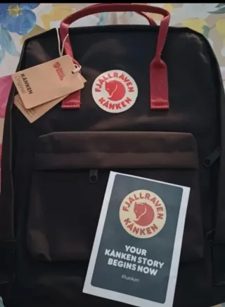 Zaino Fjallraven Kanken nero nuovo
