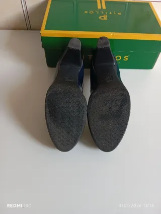 Zapatos charol azul Pitillos