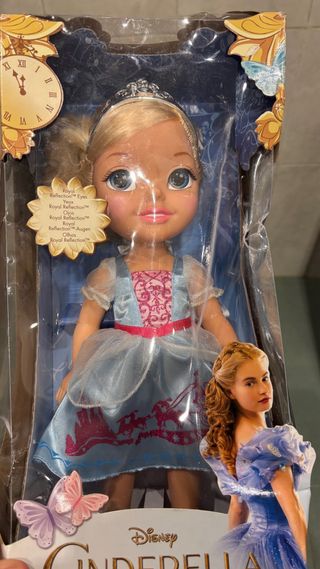 Muñeca Cenicienta Disney Royal Reflection.