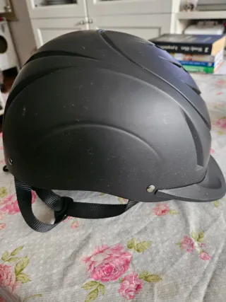 Casco de equitación negro