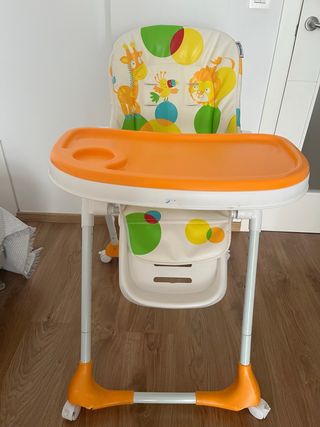 Trona infantil con diseño de animales