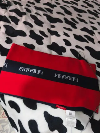 Bufanda Ferrari Roja
