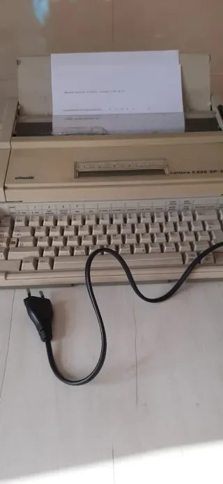 Olivetti Máquina de Escribir Electrónica