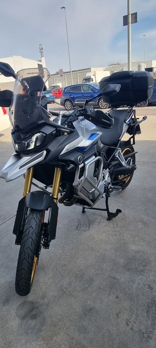 Motocicleta Voge 900DSX Trail 900cc