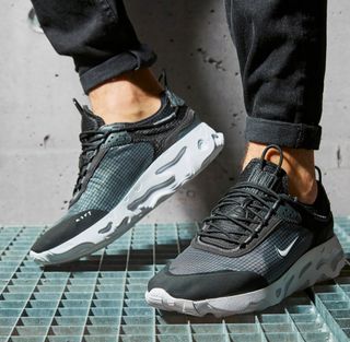 Nike React Live Talla 45 (calzan como 44)