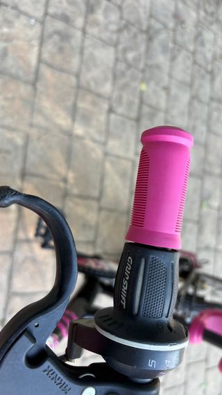 Bicicleta niña rosa y negra