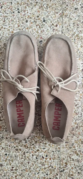 Náuticos de verano Camper beige.